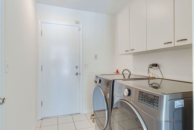 2111 Franklin Drive, Glenview, IL 60026