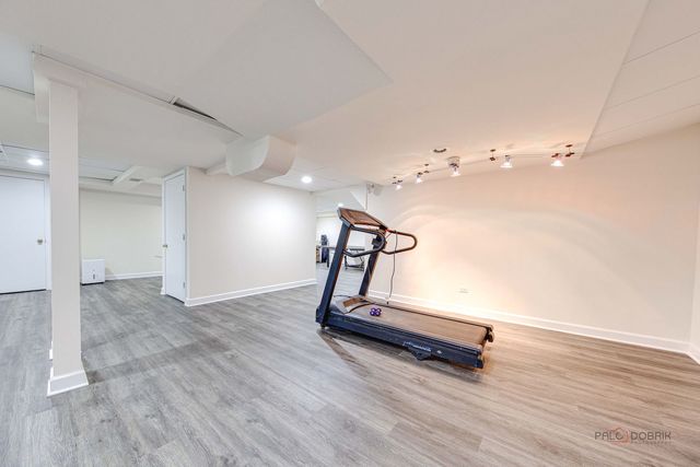 2111 Franklin Drive, Glenview, IL 60026