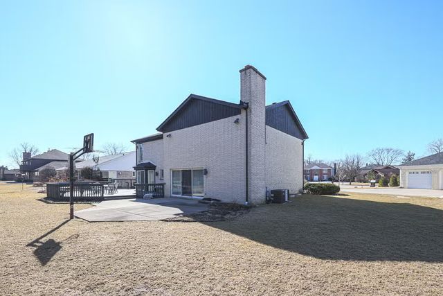 2111 Franklin Drive, Glenview, IL 60026