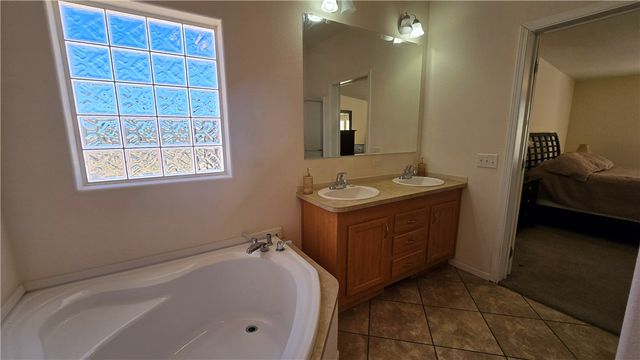 5558 E Red Barrel Road, Yucca, AZ 86438