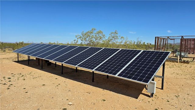 5558 E Red Barrel Road, Yucca, AZ 86438