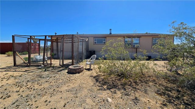 5558 E Red Barrel Road, Yucca, AZ 86438