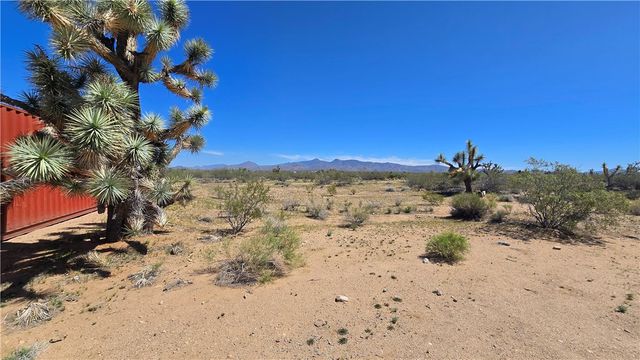5558 E Red Barrel Road, Yucca, AZ 86438