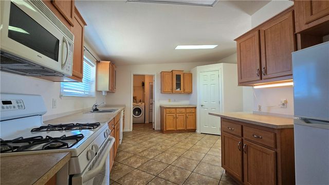 5558 E Red Barrel Road, Yucca, AZ 86438