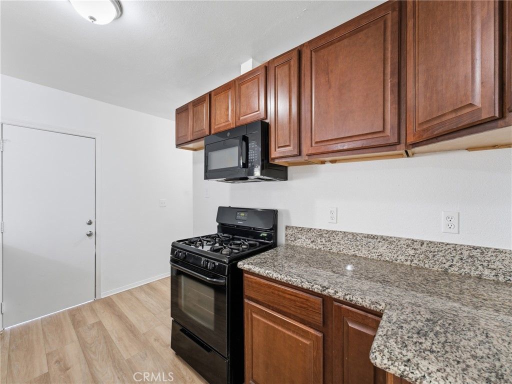 Image 13 of property listing at 11774 Terra Bella Street, Sylmar, CA 91342