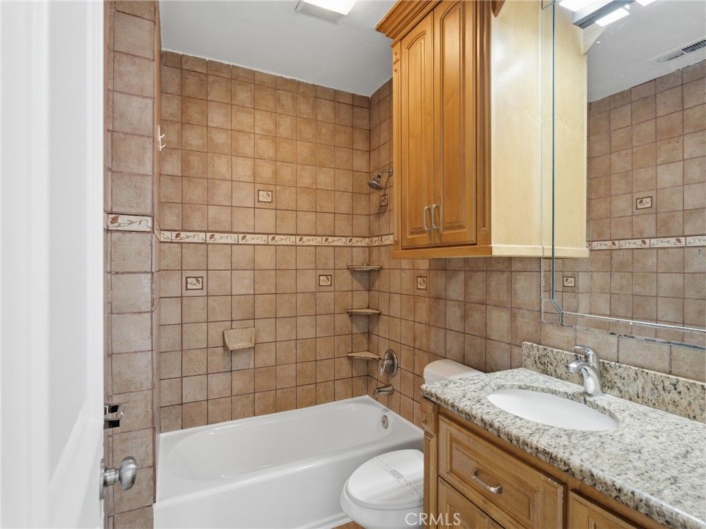 Image 18 of property listing at 11774 Terra Bella Street, Sylmar, CA 91342