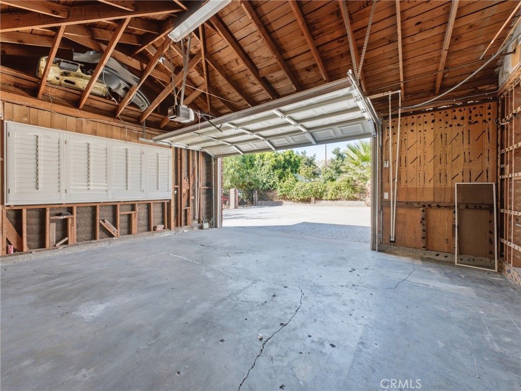 Image 29 of property listing at 11774 Terra Bella Street, Sylmar, CA 91342