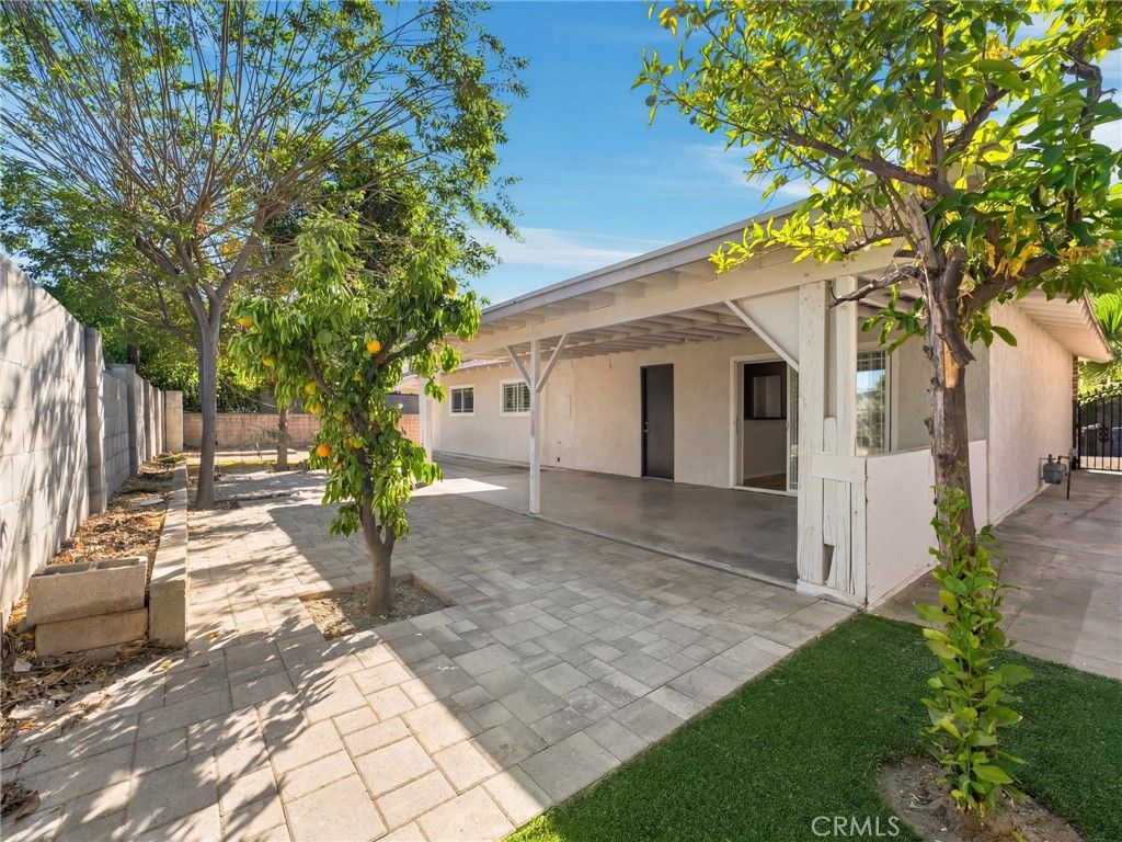 Image 3 of property listing at 11774 Terra Bella Street, Sylmar, CA 91342