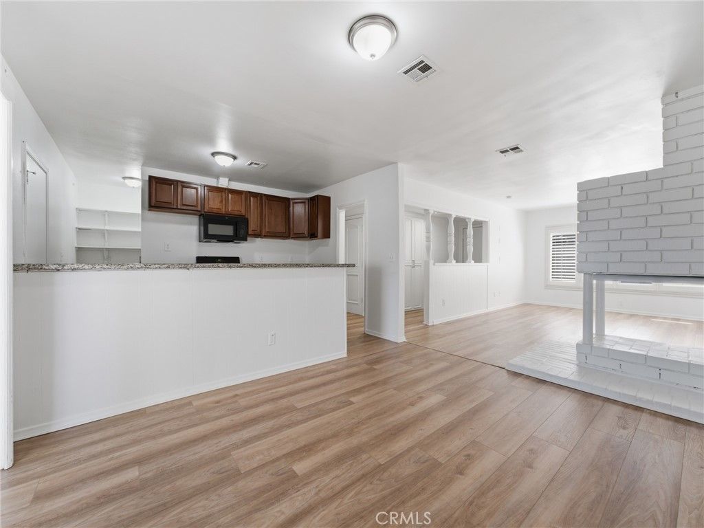 Image 4 of property listing at 11774 Terra Bella Street, Sylmar, CA 91342