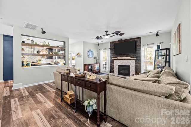 13439 Porter Creek Road, Charlotte, NC 28262
