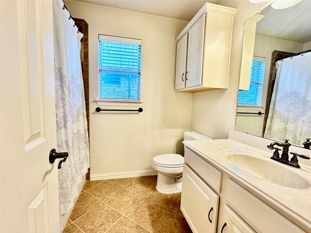 5018 W Fall Drive, Midlothian, TX 76065