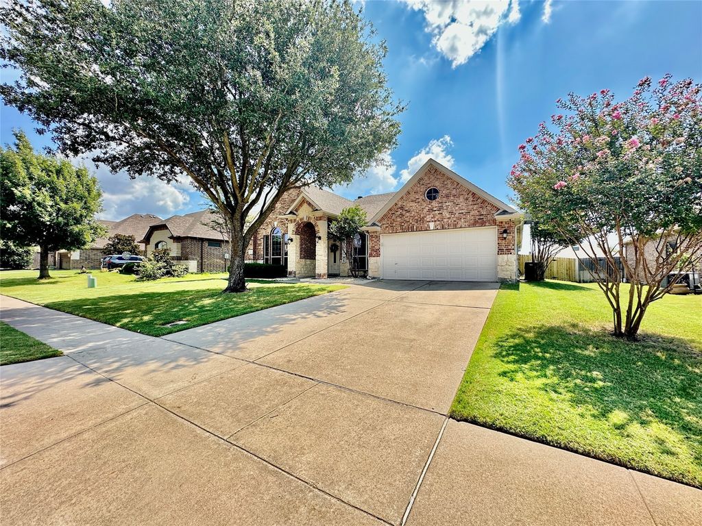 5018 W Fall Drive, Midlothian, TX 76065