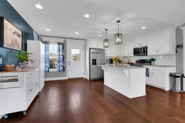 2058 Halls Mill Rd, Unionville, TN 37180