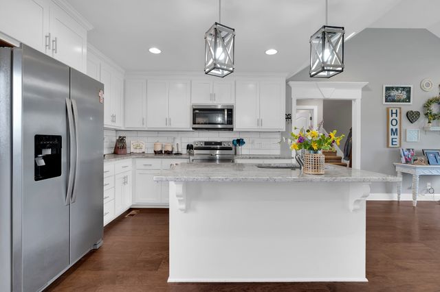 2058 Halls Mill Rd, Unionville, TN 37180