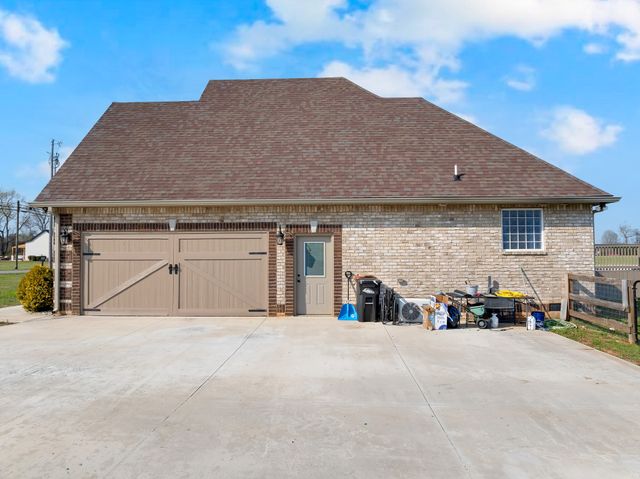 2058 Halls Mill Rd, Unionville, TN 37180