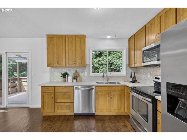 15 Ne 113TH Pl, Portland, OR 97220