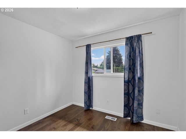 15 Ne 113TH Pl, Portland, OR 97220