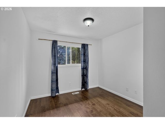 15 Ne 113TH Pl, Portland, OR 97220