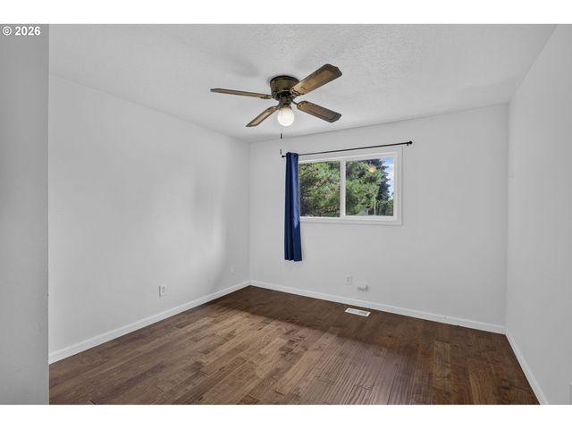 15 Ne 113TH Pl, Portland, OR 97220