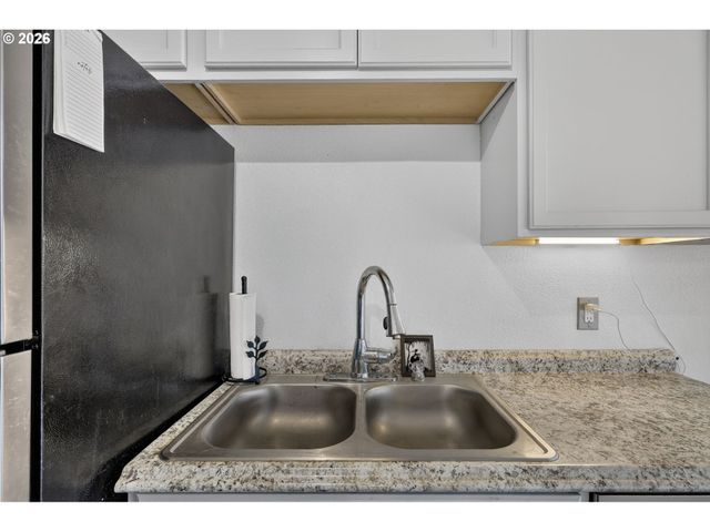 15 Ne 113TH Pl, Portland, OR 97220