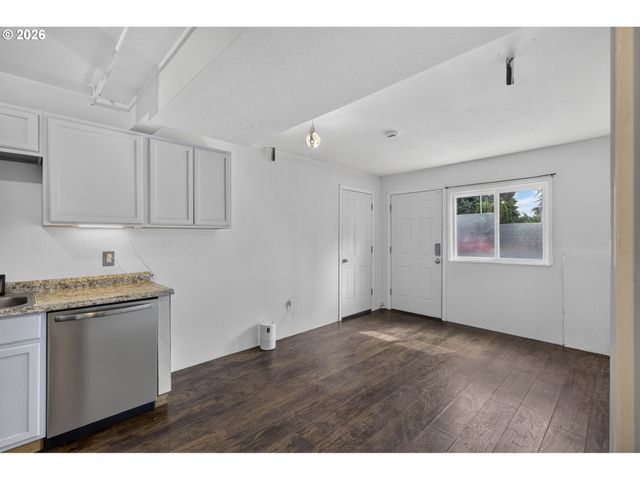 15 Ne 113TH Pl, Portland, OR 97220