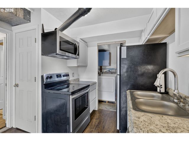 15 Ne 113TH Pl, Portland, OR 97220