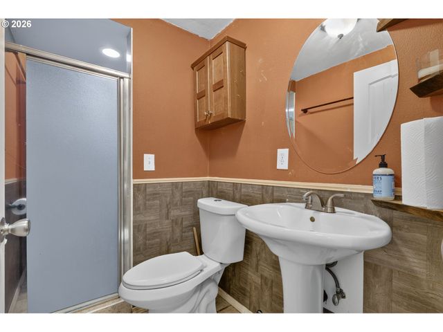 15 Ne 113TH Pl, Portland, OR 97220