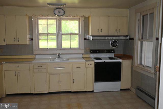 2171 MILFORD SQUARE PIKE, Quakertown, PA 18951