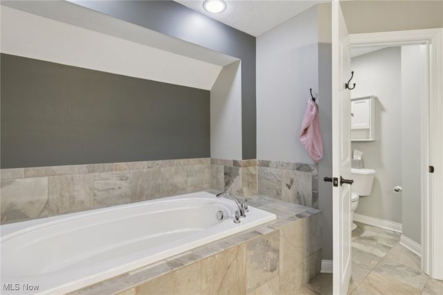 8060 Rainbow Drive, Concord, OH 44077