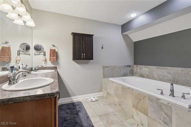 8060 Rainbow Drive, Concord, OH 44077