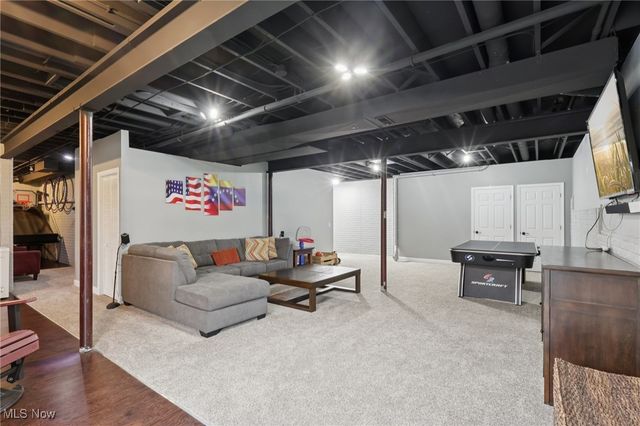 8060 Rainbow Drive, Concord, OH 44077