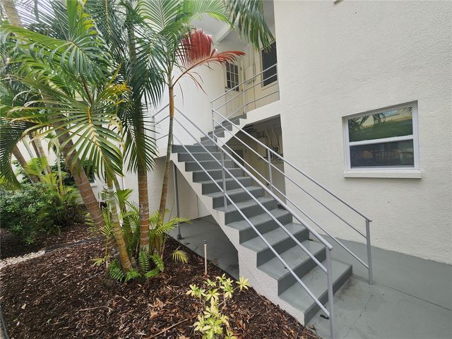 487 1ST STREET S 205, St Petersburg, FL 33701