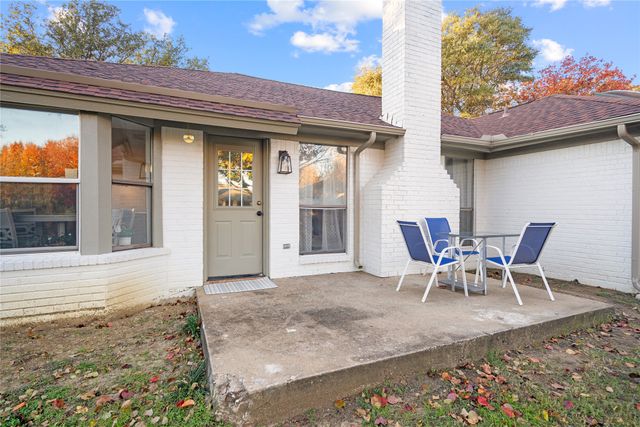 8236 Lara Lane, Watauga, TX 76148