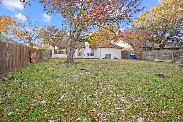 8236 Lara Lane, Watauga, TX 76148