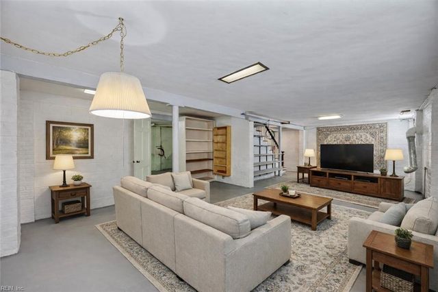 17314 Jolly CIR, Windsor, VA 23487