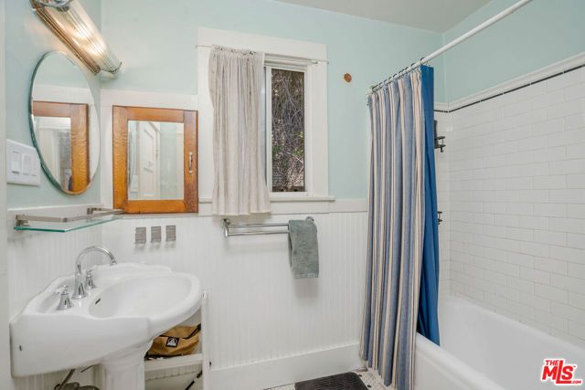 2306 Loma Vista Place, Los Angeles, CA 90039