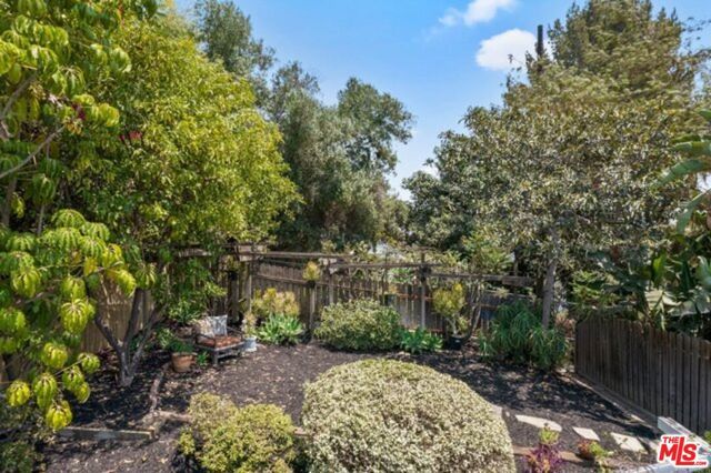 2306 Loma Vista Place, Los Angeles, CA 90039