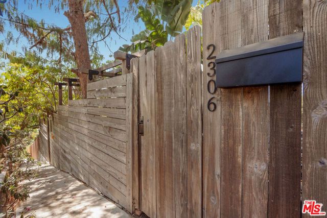 2306 Loma Vista Place, Los Angeles, CA 90039
