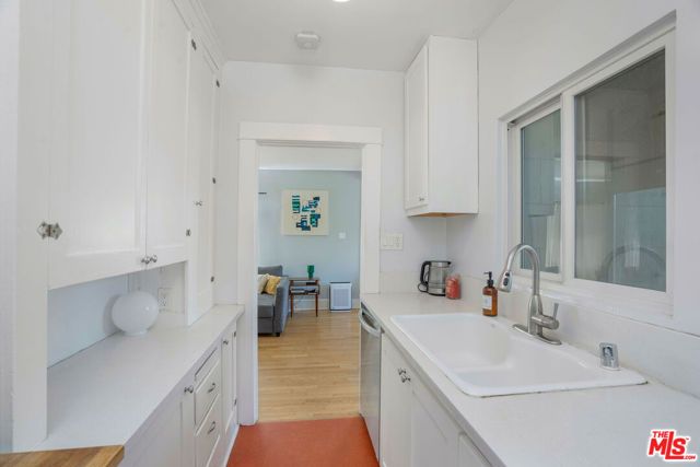 2306 Loma Vista Place, Los Angeles, CA 90039