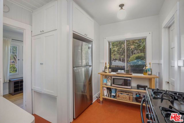 2306 Loma Vista Place, Los Angeles, CA 90039