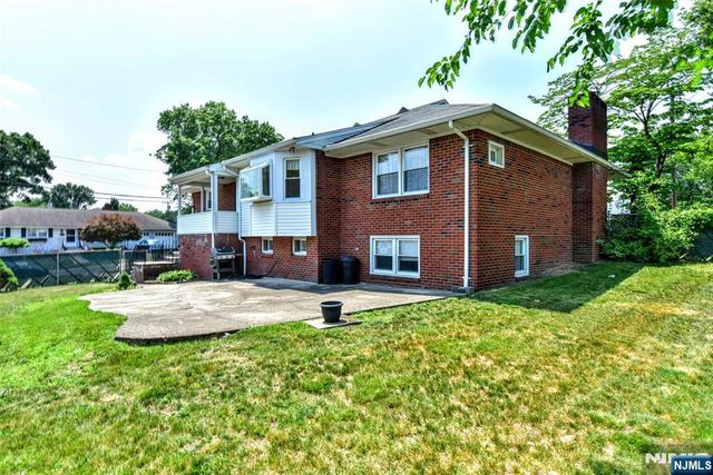 88 Spring Valley Road, Oradell, NJ 07649