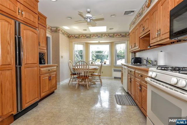 88 Spring Valley Road, Oradell, NJ 07649