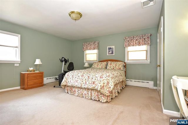 88 Spring Valley Road, Oradell, NJ 07649