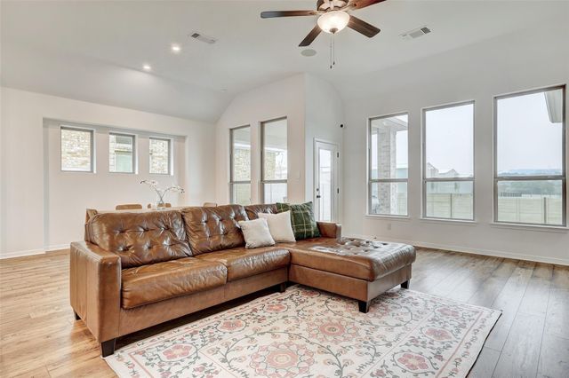 1117 Spring Gulch LN, Georgetown, TX 78628