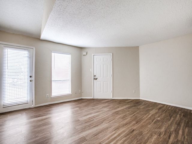 9839 Walnut Street 207, Dallas, TX 75243