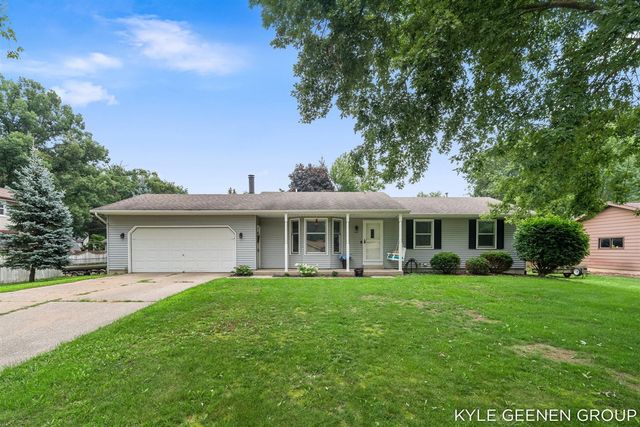 345 Woodland Avenue, Holland, MI 49424