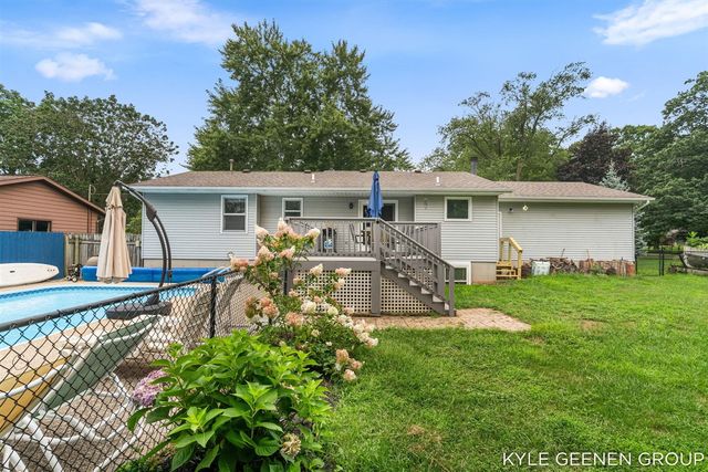 345 Woodland Avenue, Holland, MI 49424