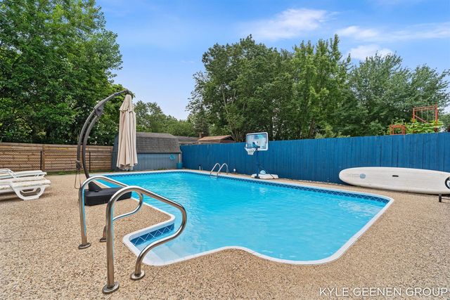 345 Woodland Avenue, Holland, MI 49424