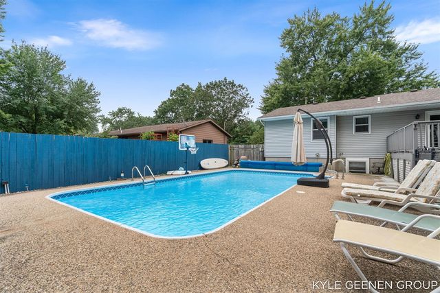 345 Woodland Avenue, Holland, MI 49424