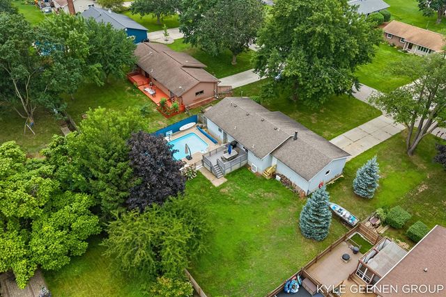 345 Woodland Avenue, Holland, MI 49424
